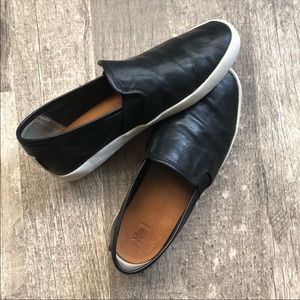 FRYE Dylan slip on
